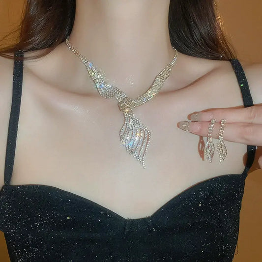 Aurora Diamond Cut Clavicle Necklace