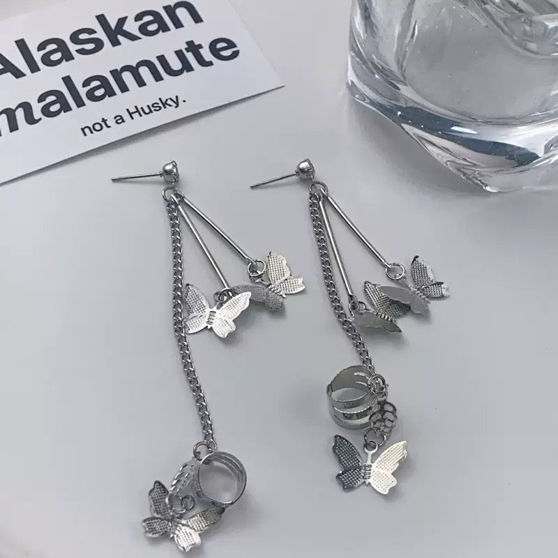 Papillon Chaîne Suspendue Argentée Earrings
