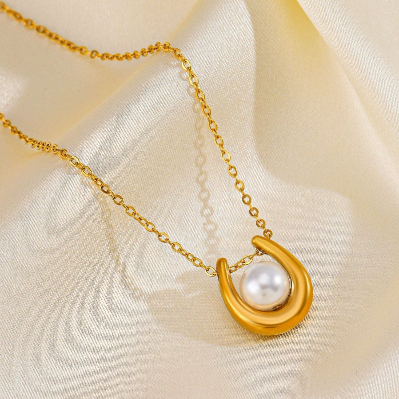 Aurelia U-Shaped Pearl Necklace