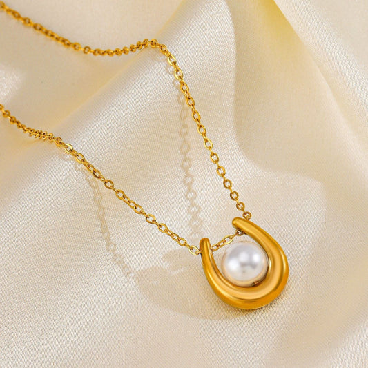 Aurelia U-Shaped Pearl Necklace