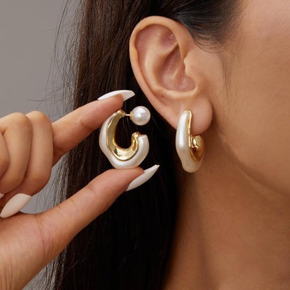 Seoul Chic C-Curve Earrings