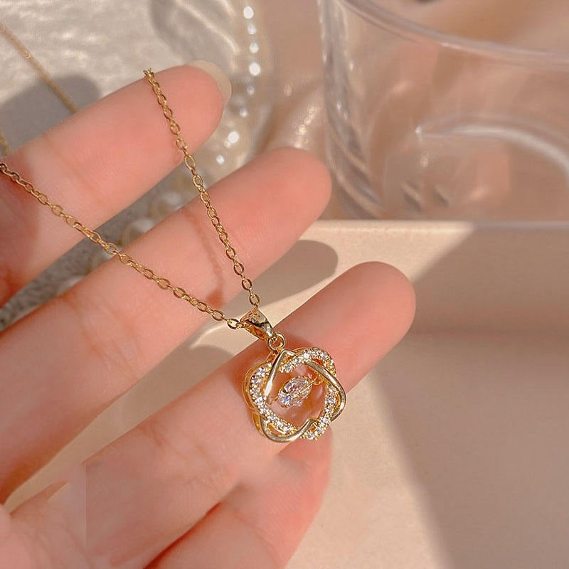 Zircona Geometric Heart Necklace