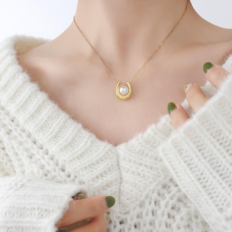 Aurelia U-Shaped Pearl Necklace